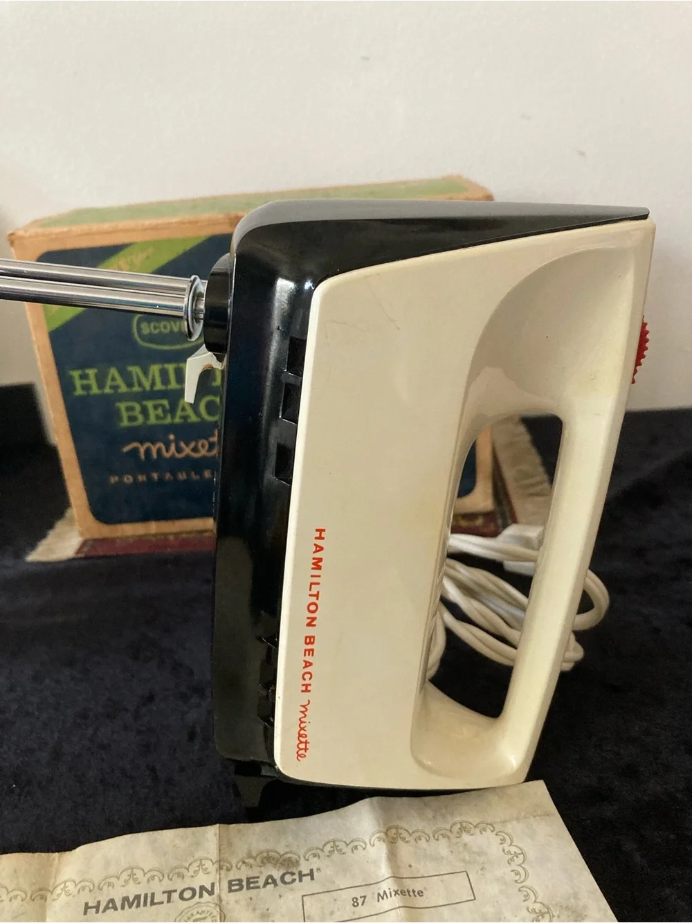 Hamilton Beach Scovill White Hand Mixer Mixette Vintage Works